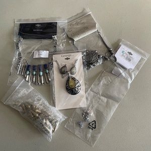 BUNDLE of (5) NEW Necklaces/Pendants